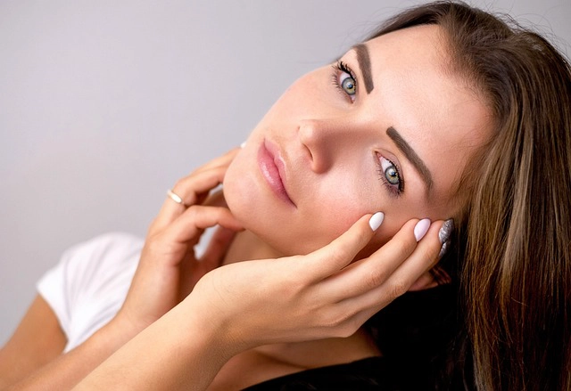 Image of smiling woman with nice teeth