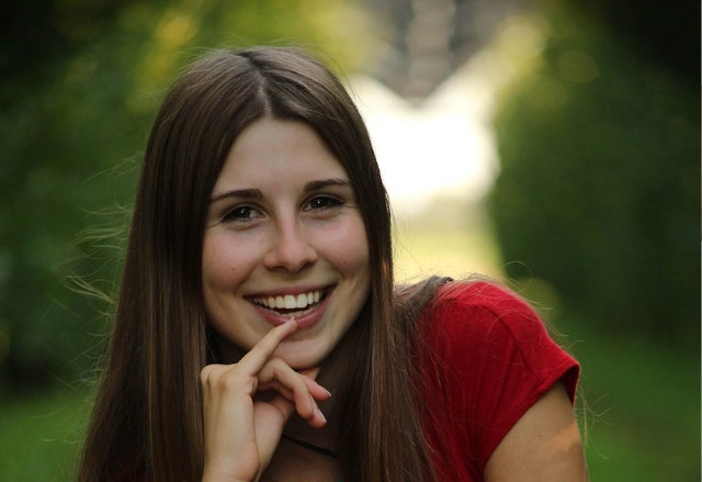 Image of smiling woman with nice teeth